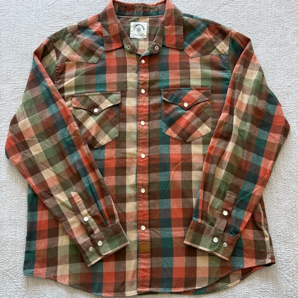 Men's Rustic Plaid Button-Down Shirt